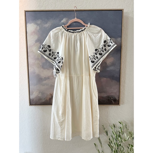 Old Navy Embroidered Mini Swing Dress Sz M NWT - Picture 2 of 8